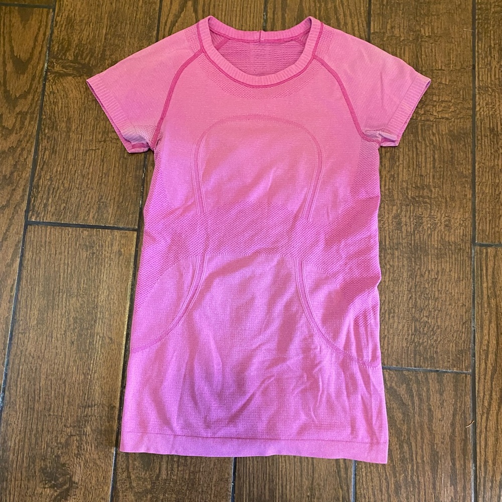 Lululemon Short Sleeve Run Swiftly Tech - Pink Size 4